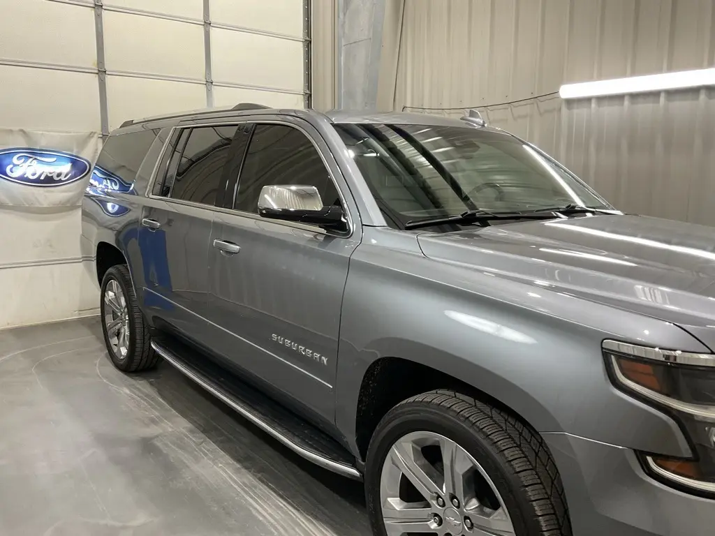 2020 Chevrolet Suburban Premier photo 4