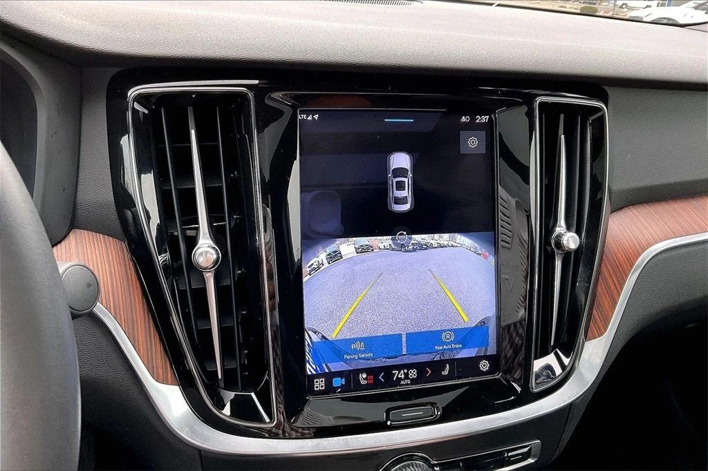 2023 Volvo - image 14