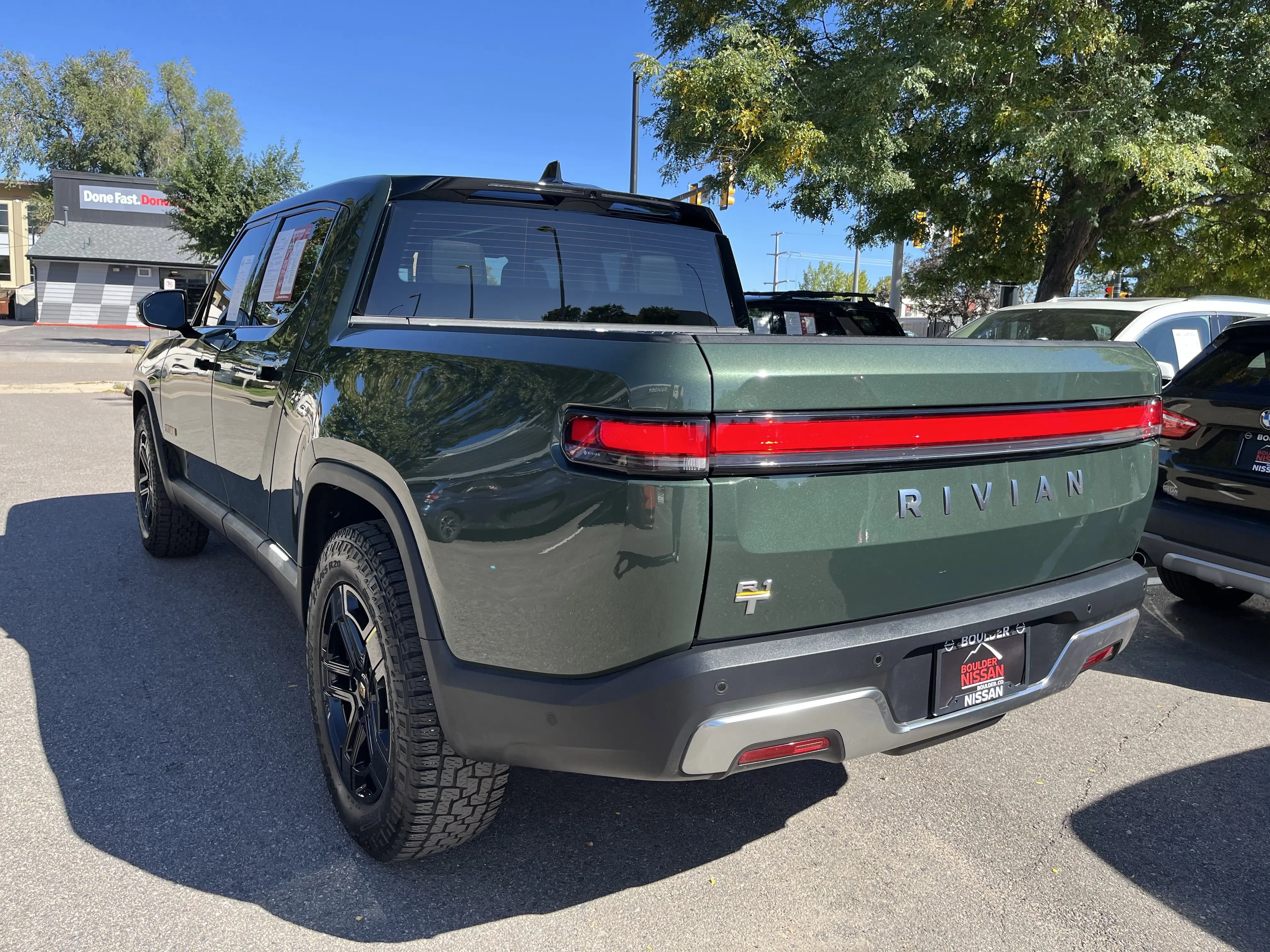 2022 Rivian R1T Adventure photo 4
