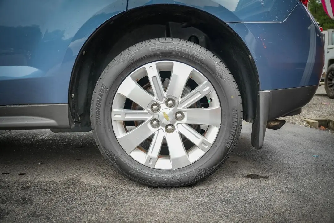2011 Chevrolet Equinox LT photo 18