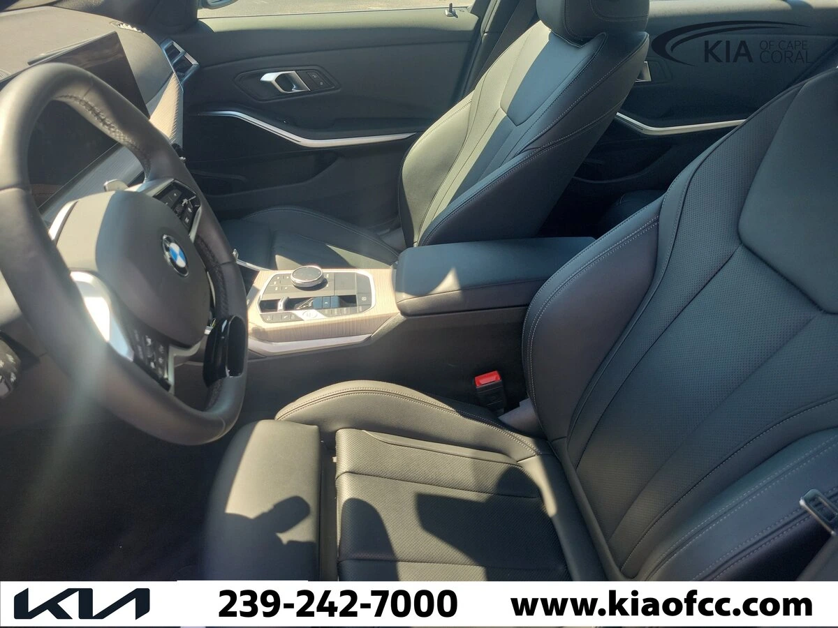 2025 BMW 3 Series 330i - Photo 21