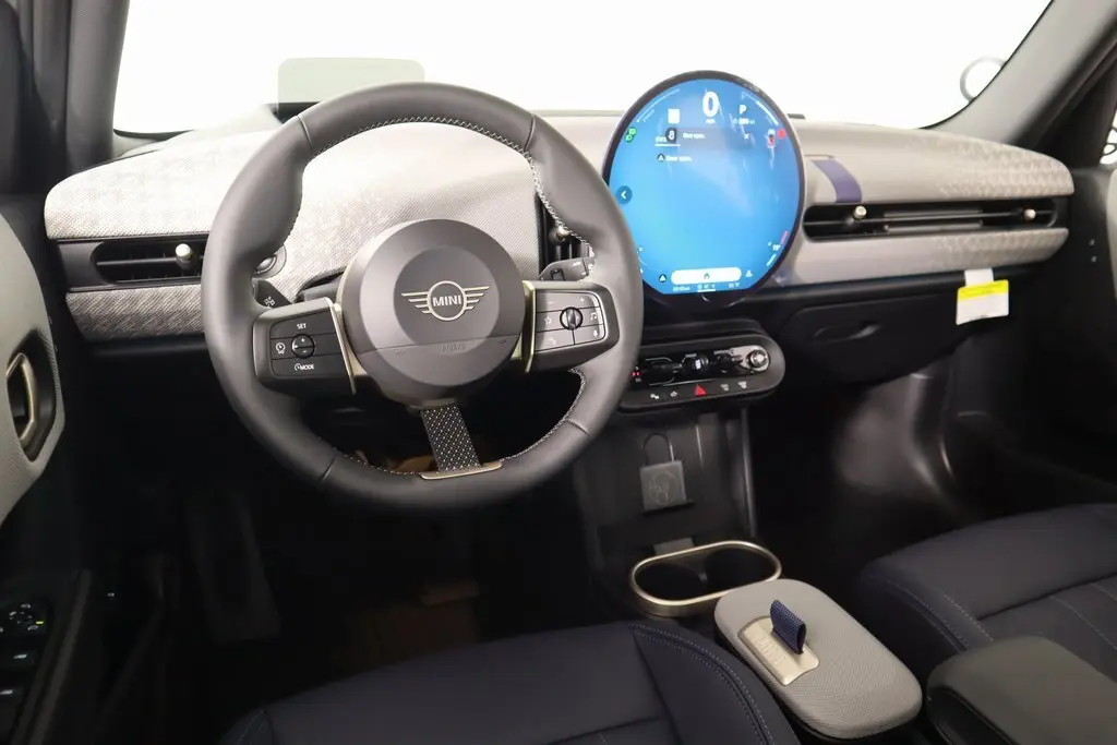 2025 Mini Cooper 4 Door Hardtop S photo 2