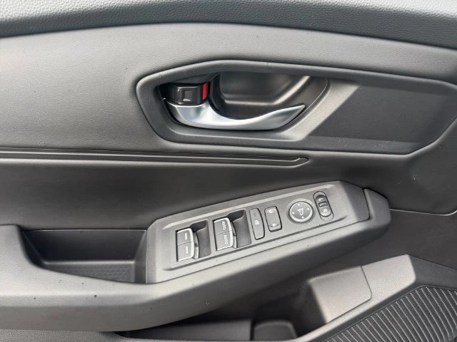 2025 Honda Accord SE - Photo 17