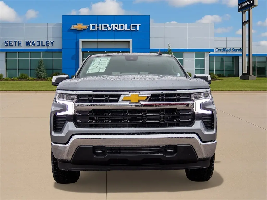2026 Chevrolet Silverado 1500 LT photo 2