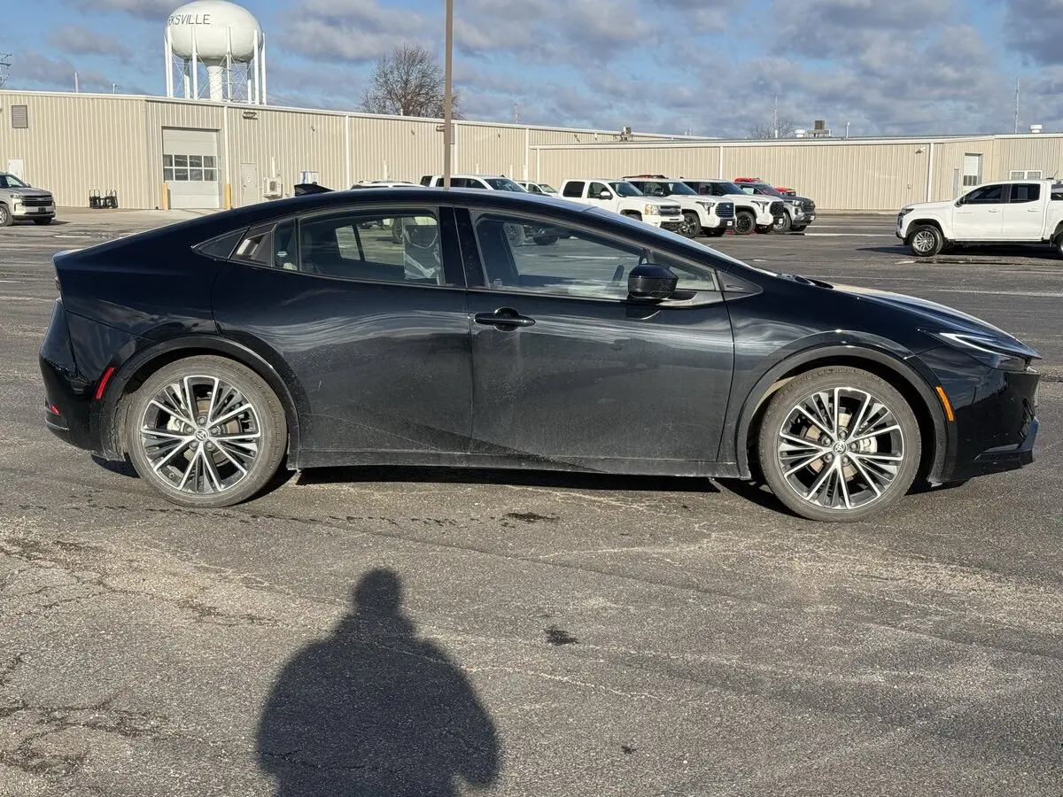 2023 Toyota Prius Limited photo 2