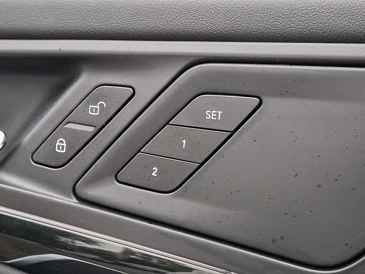 2025 BMW X1 28i - Photo 23