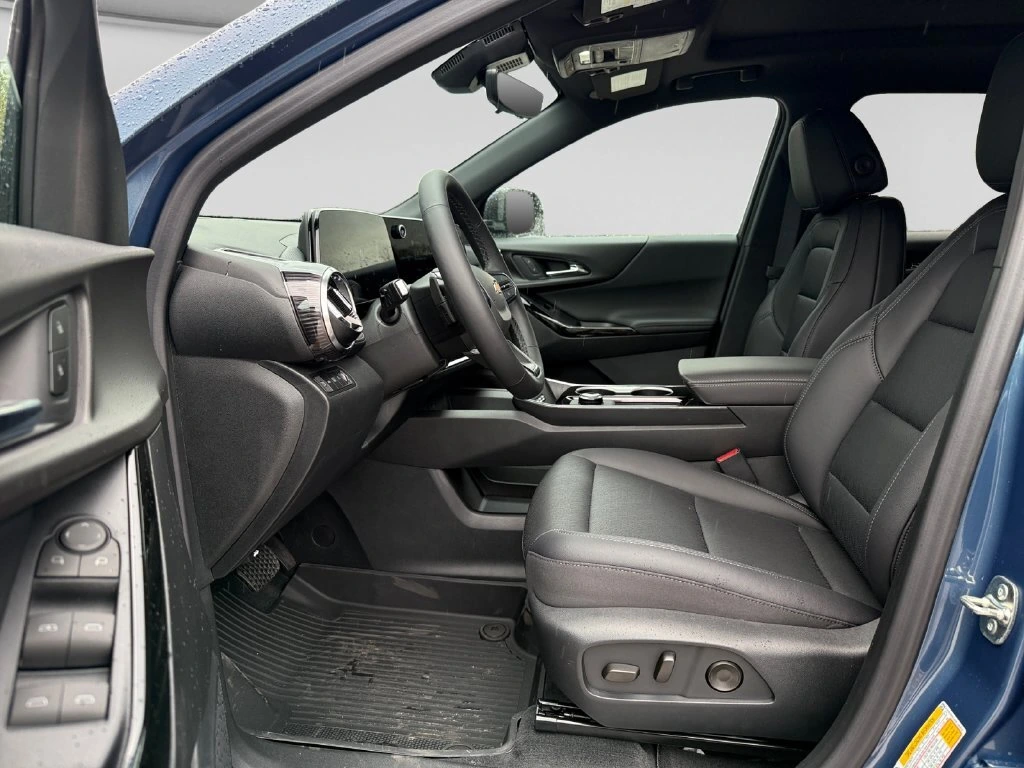 2027 Chevrolet Equinox LT - Photo 21
