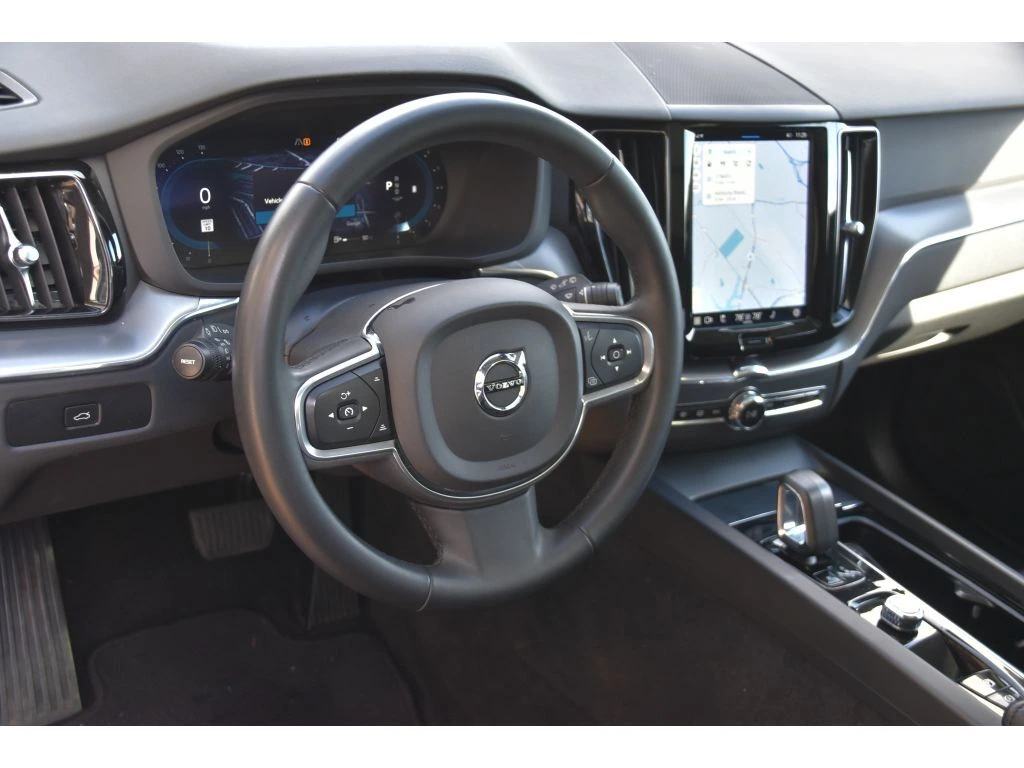 2023 Volvo - image 13