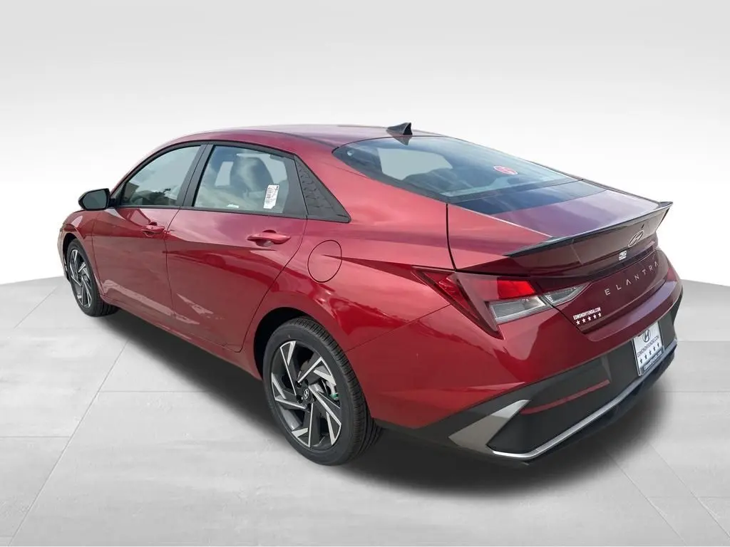 2025 Hyundai Elantra SEL Sport photo 8