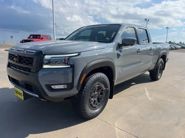 2025 Nissan Frontier PRO-4X photo 3