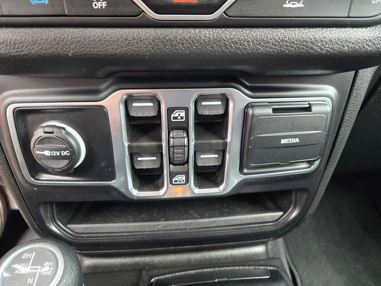 2024 Jeep Wrangler 4xe Sport S photo 18