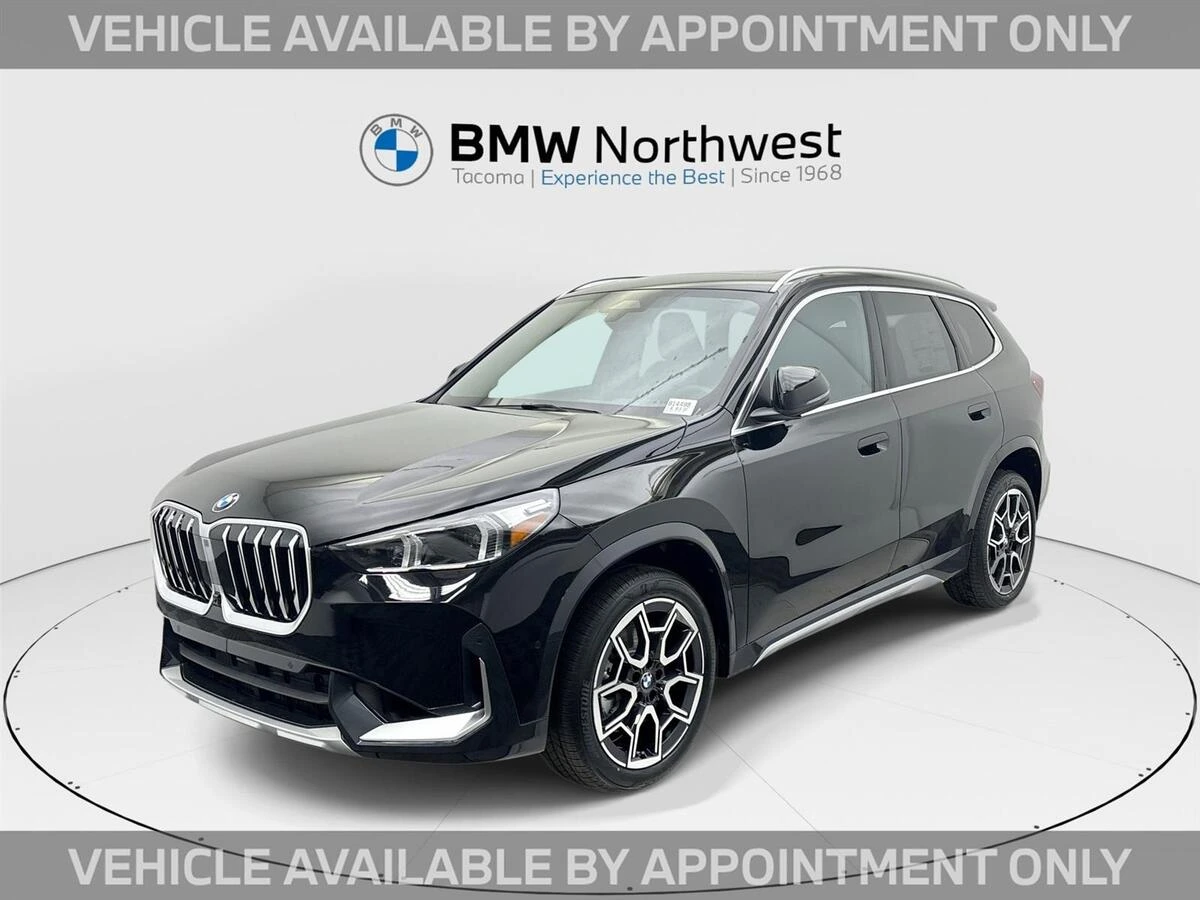 2025 BMW X1 28i's photo