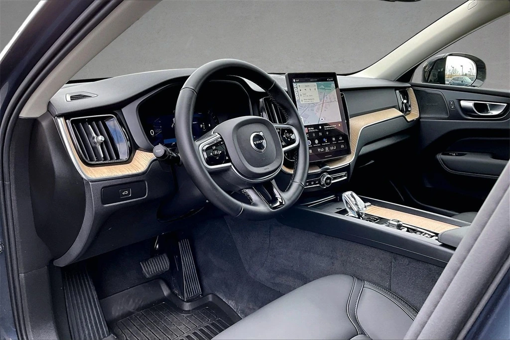 2026 Volvo - image 17