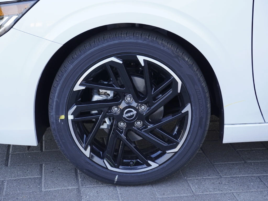 2026 Nissan Sentra SR - Photo 8