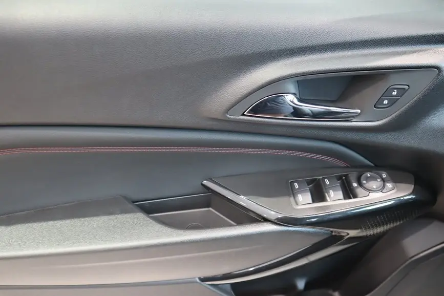 2026 Chevrolet Trax photo 16