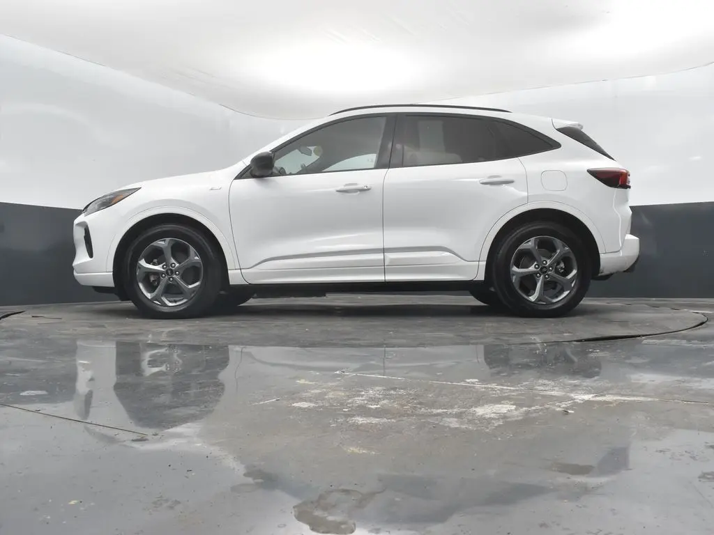 2023 Ford Escape ST-Line photo 45