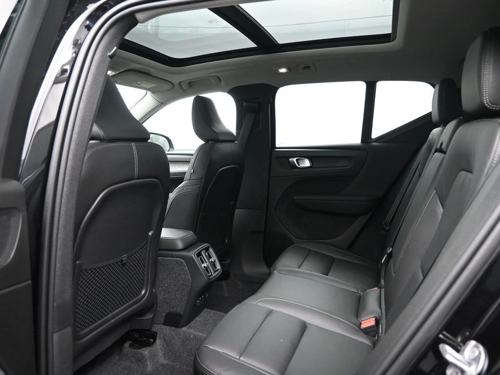 2026 Volvo - image 23