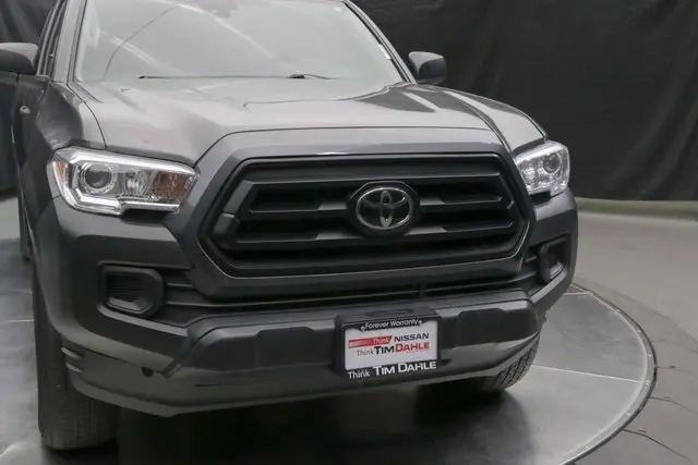 2022 Toyota Tacoma SR5 photo 3