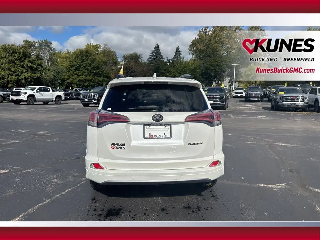 2017 Toyota RAV4 Limited photo 4
