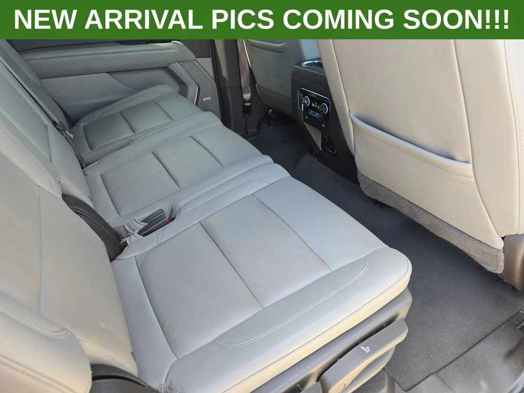 2024 Chevrolet Suburban LT - Photo 11