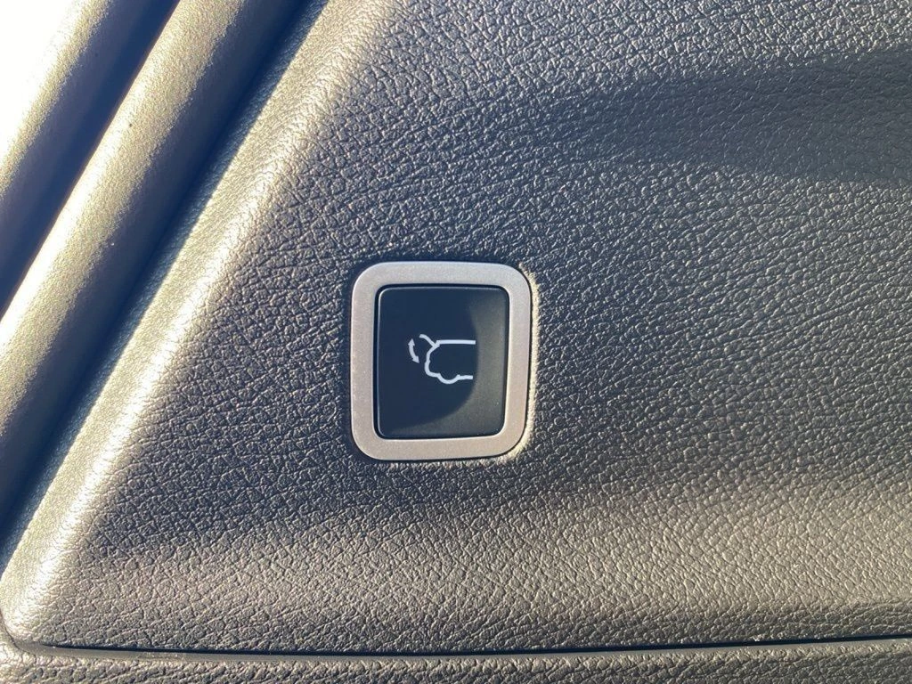 2026 Chrysler Pacifica Select - Photo 13