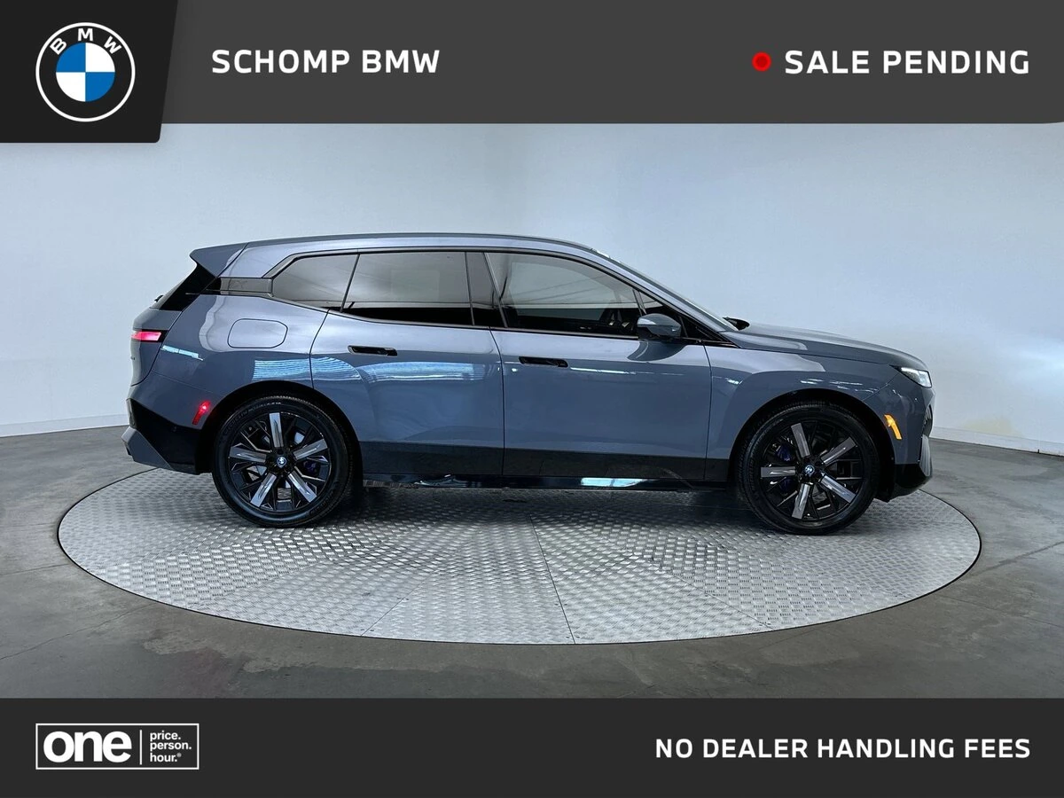 2024 BMW iX xDrive50's photo