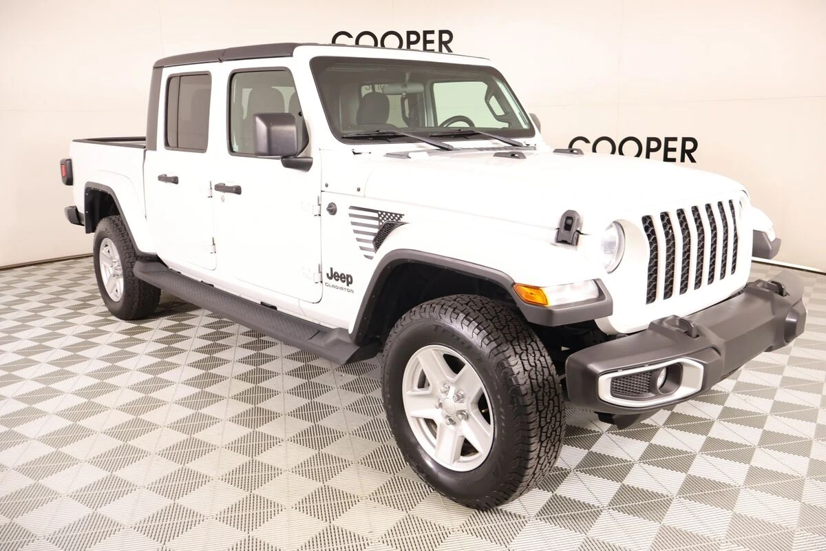 2022 Jeep Gladiator Sport S's photo