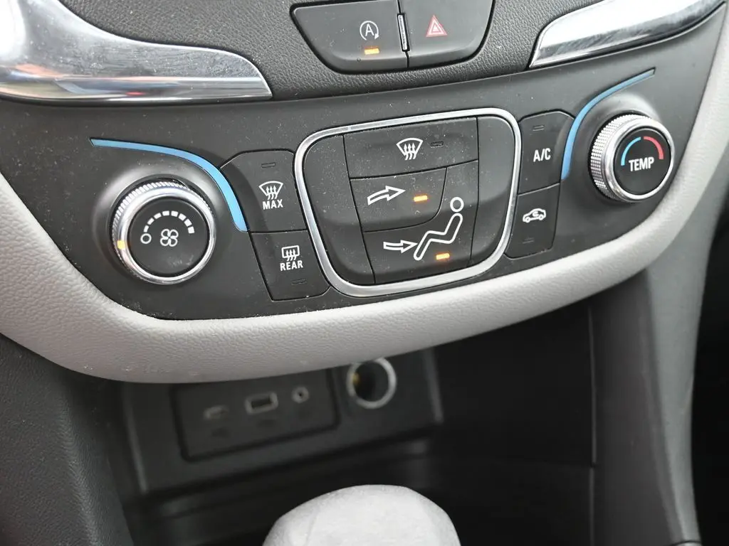 2023 Chevrolet Equinox LT photo 16