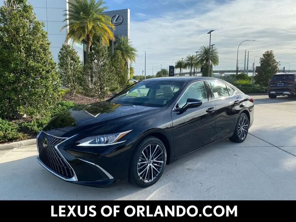 2025 Lexus ES 350's photo