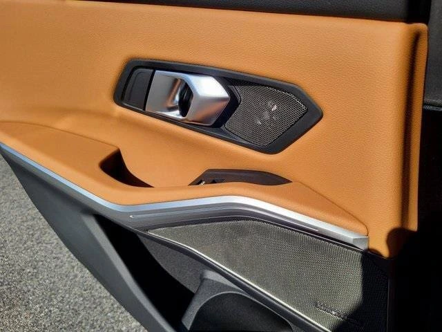2026 BMW 3 Series 330i - Photo 19