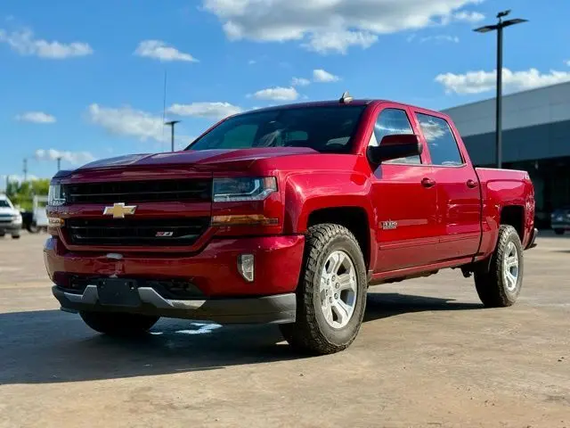 2018 Chevrolet Silverado 1500 LT2 photo 3