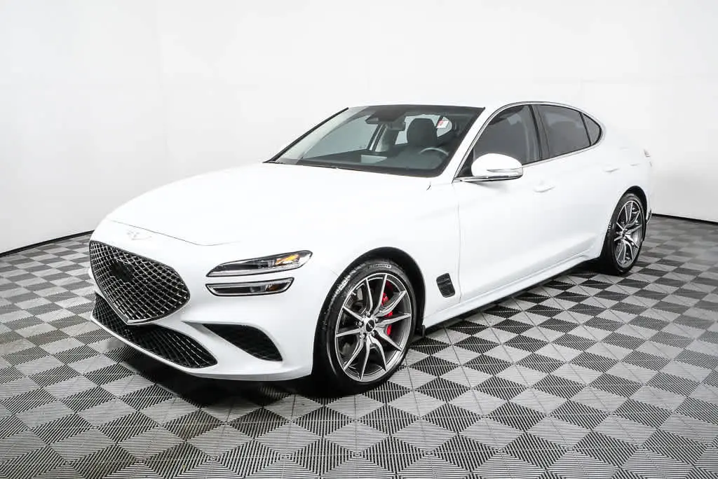 2025 GENESIS G70 Standard's photo