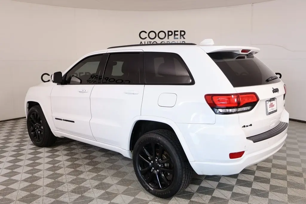 2020 Jeep Grand Cherokee Altitude photo 19