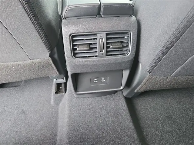 2026 Nissan Rogue SV photo 17