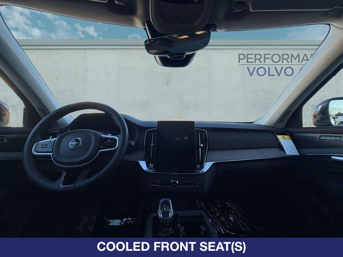 2026 Volvo - image 25