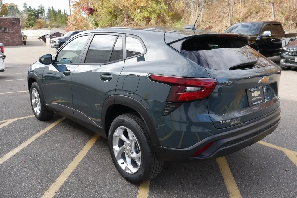 2026 Chevrolet Trax LS photo 4