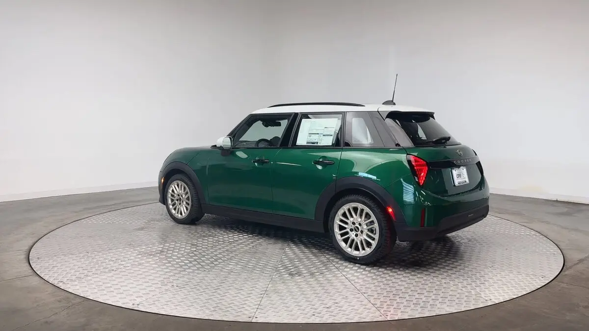 2026 Mini Cooper 4 Door Hardtop photo 4