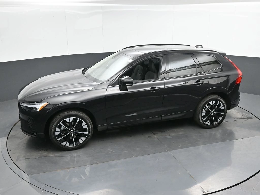 2026 Volvo XC60 Plus - Photo 36