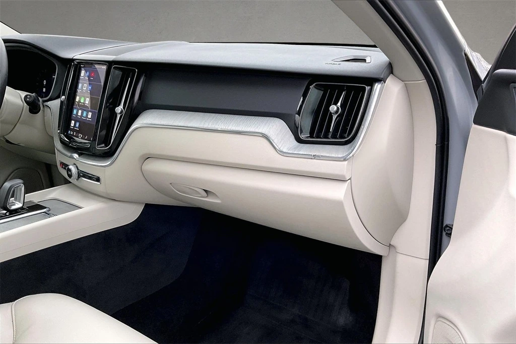 2024 Volvo - image 26