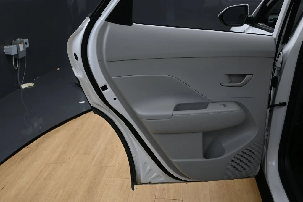 2025 Hyundai Kona SEL - Photo 31