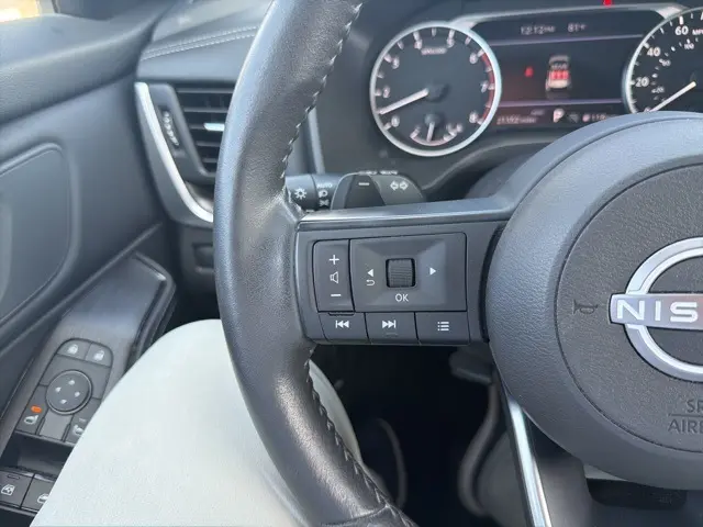 2024 Nissan Rogue SV photo 17
