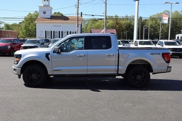 2025 Ford F-150 XLT photo 16