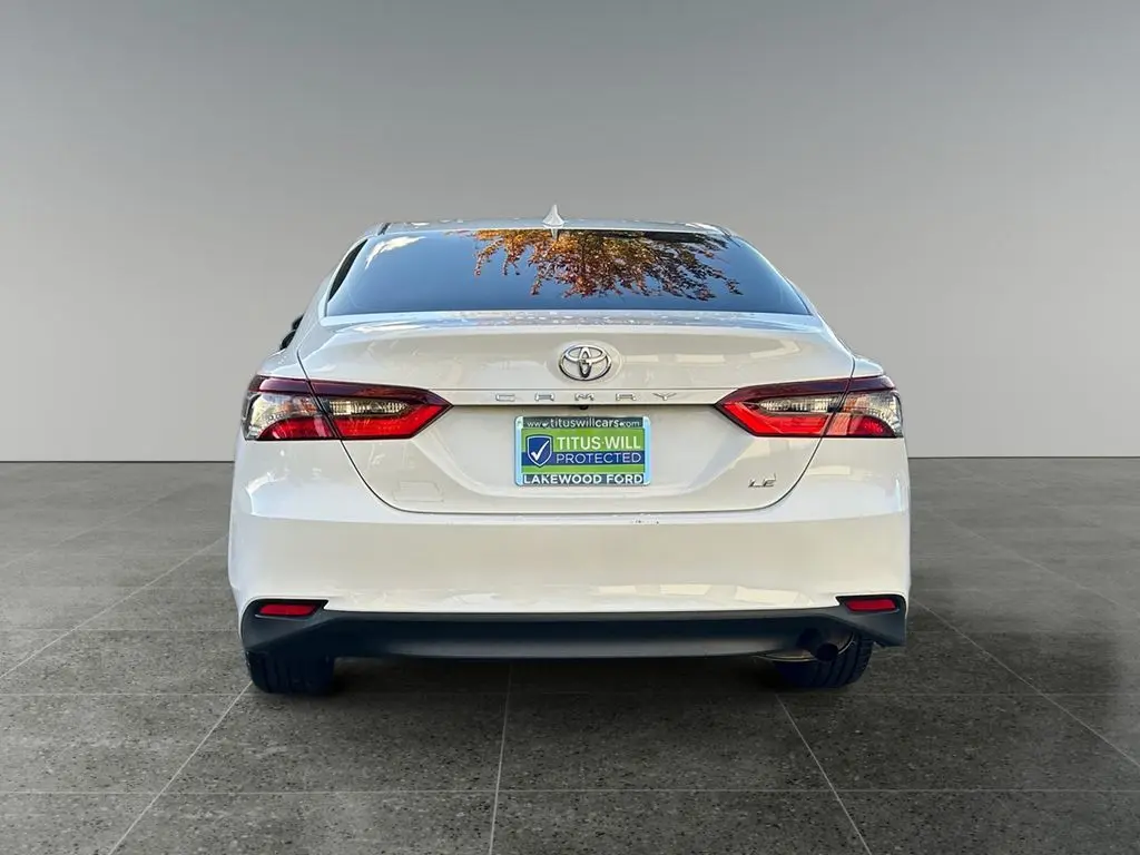 2023 Toyota Camry LE photo 3