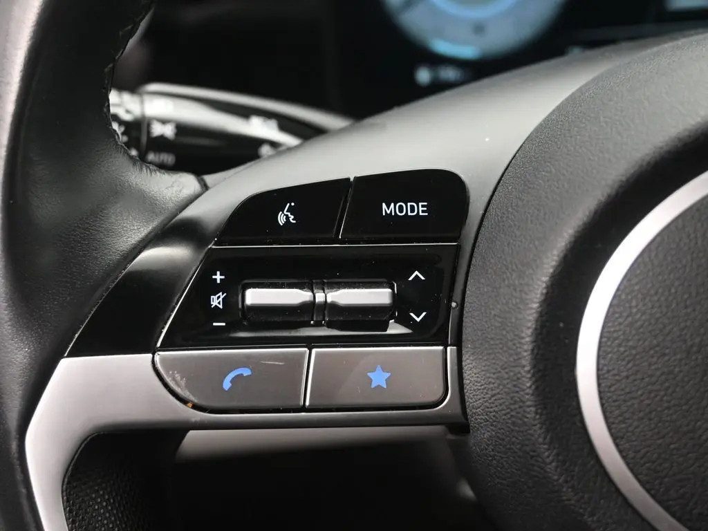 2024 Hyundai Elantra Limited photo 10