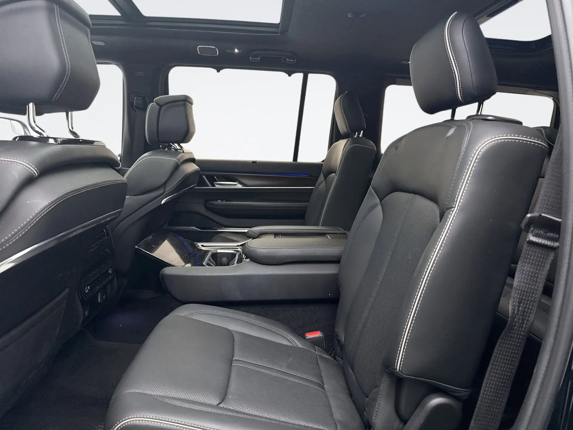 2022 Jeep Grand Wagoneer II photo 8