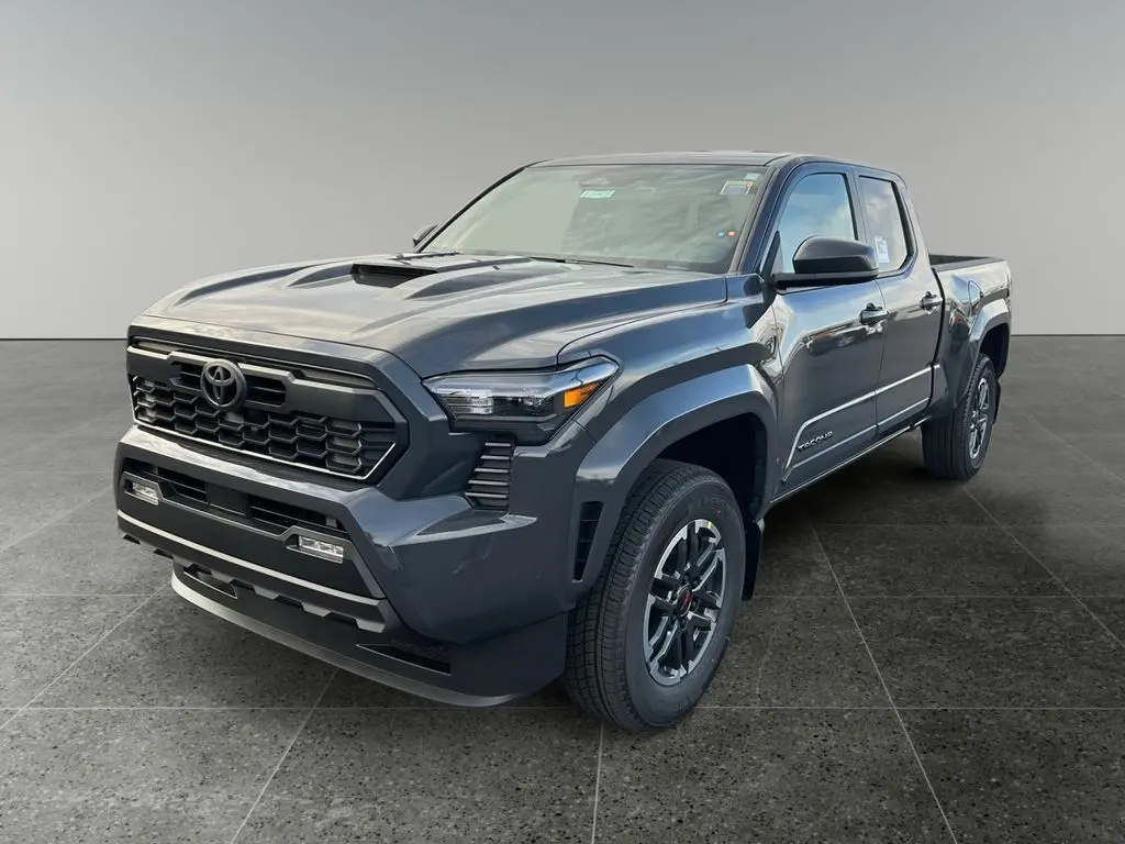 2025 Toyota Tacoma TRD Sport photo 3