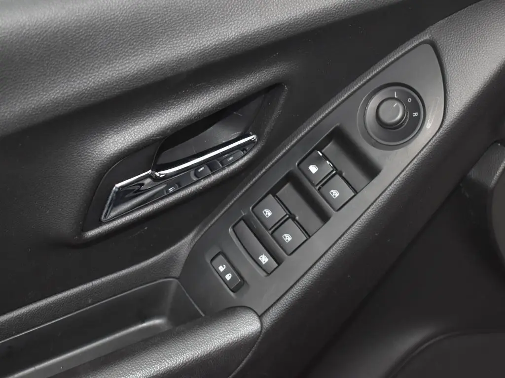 2020 Chevrolet Trax LT photo 11