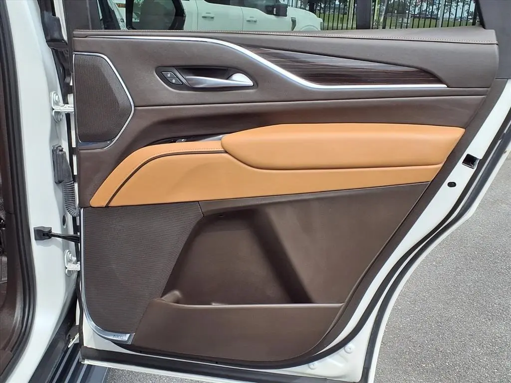 2023 Cadillac Escalade Premium Luxury photo 15