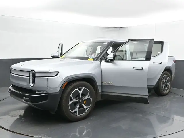 2022 Rivian R1T Adventure photo 40