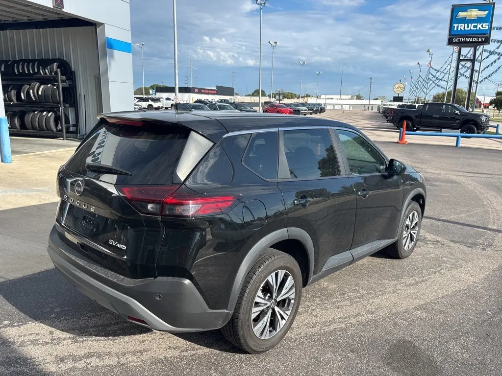 2023 Nissan Rogue SV photo 2
